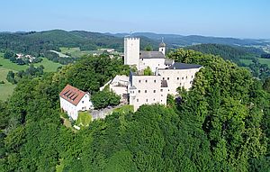 Burg Falkenstein aus der Vogelperspektive