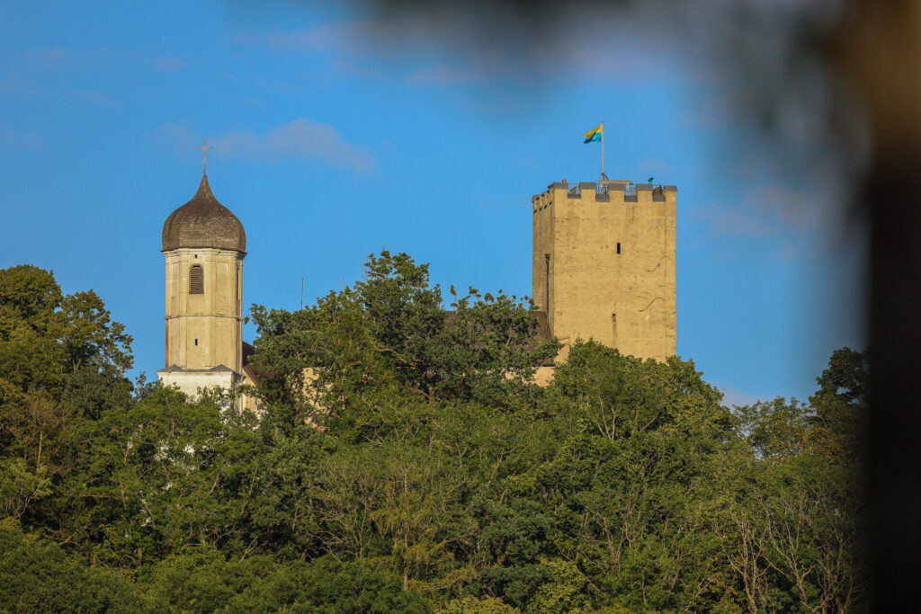 Burg Falkenstein aus der Ferne